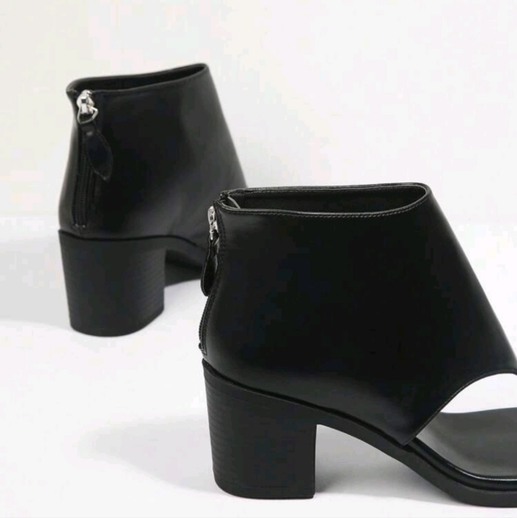 Shoes - Picture 2 of 4